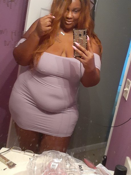 Glam Amazon nacktheit heiße bild