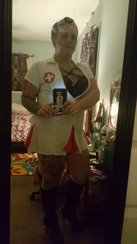 Thick inked chick erwachsene kunst bild