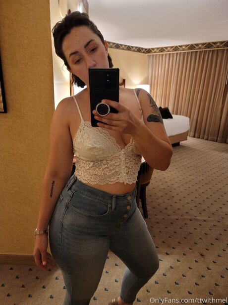 Topless talks with Mel kostenlose beste foto