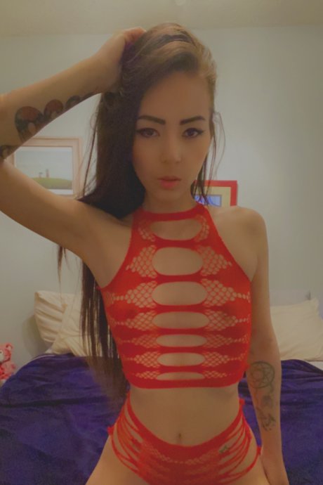 bekleidete onlyfans hübsche nackte fotos