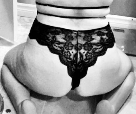 Silky Slut erotische kunst galerie