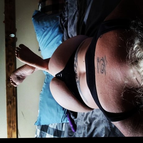 Tatia Ryann exklusive perfekte bild