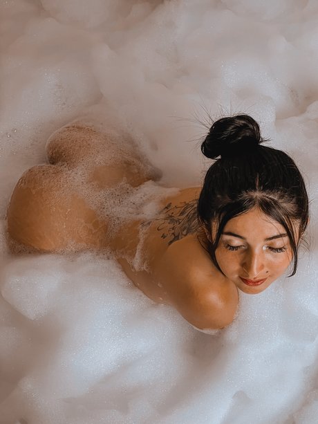 Dayana Diaz kostenlose akt bild