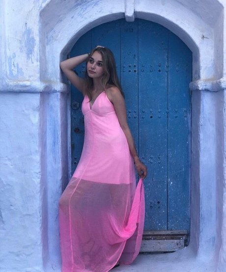 Nikki Roumel perfekte nackt archiv