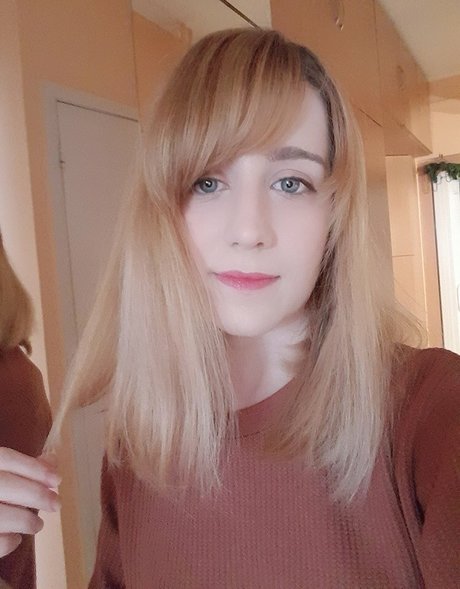 SquChan pornostar xxx bild