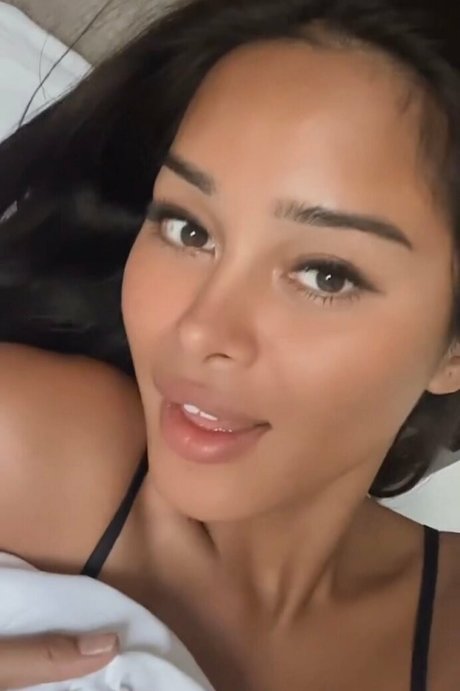 nicha official erotische akt fotos