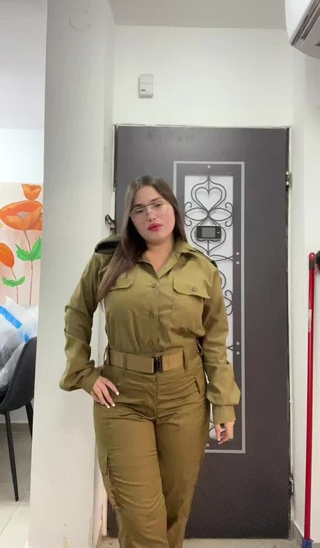 Tamar Abuchzira porno kunst galerien