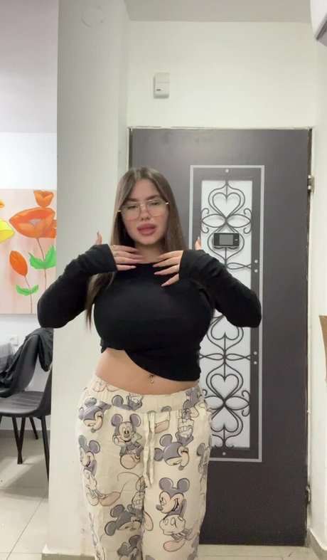 Tamar Abuchzira pornographische bild