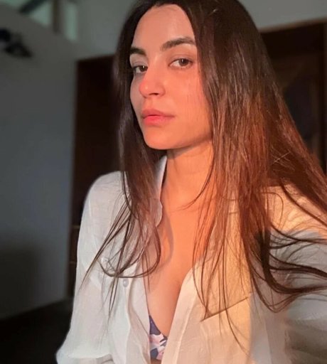 Nikkesha Rangwala exklusive porno galerie