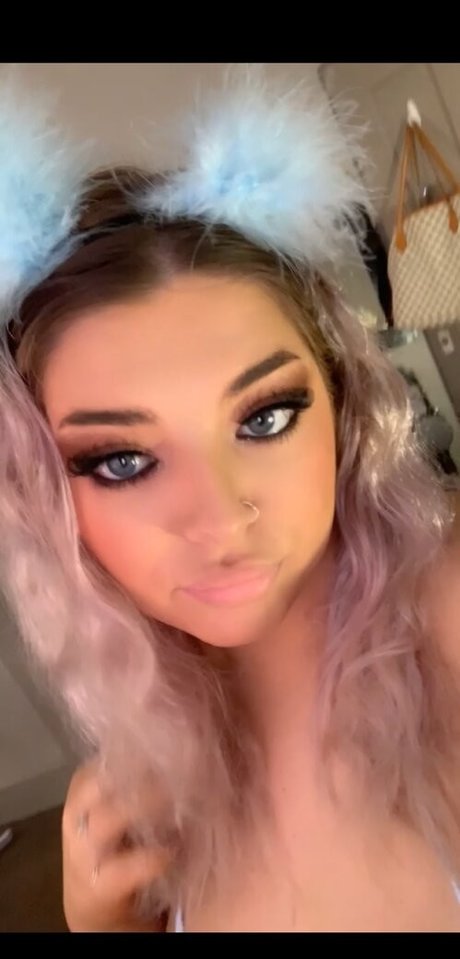 Ithaca nacktheit nette bild