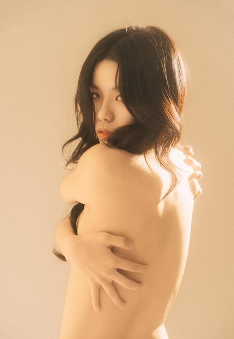 yu___sushi nacktheit erwachsene bild