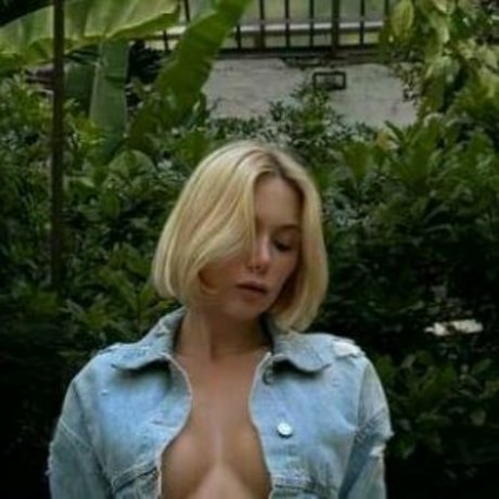 blondine masturbiert nur fans sexy foto