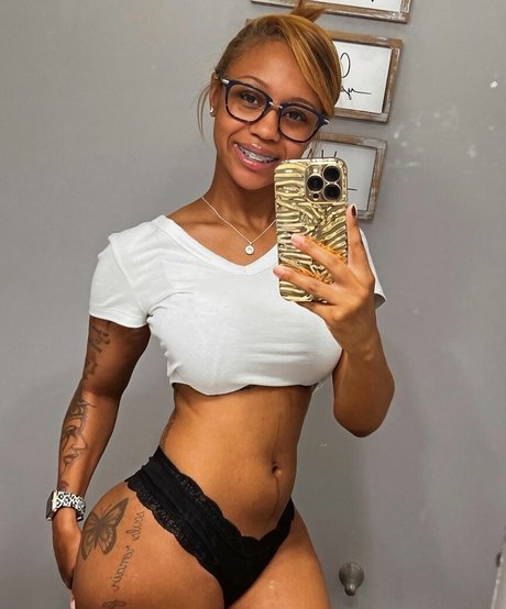 Yuno Zaza erwachsene bilder