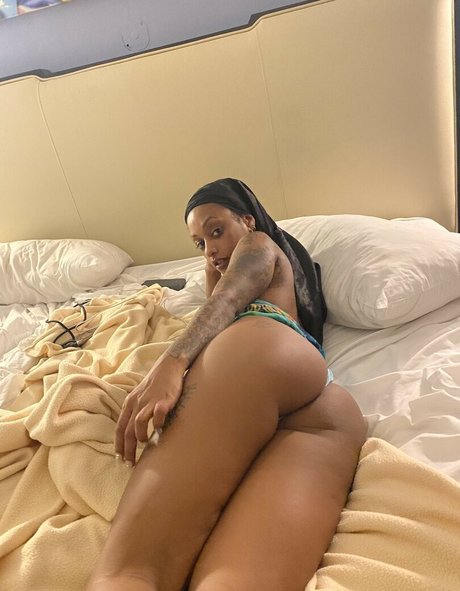 riesige shemale-onlyfans heiße nackt archiv