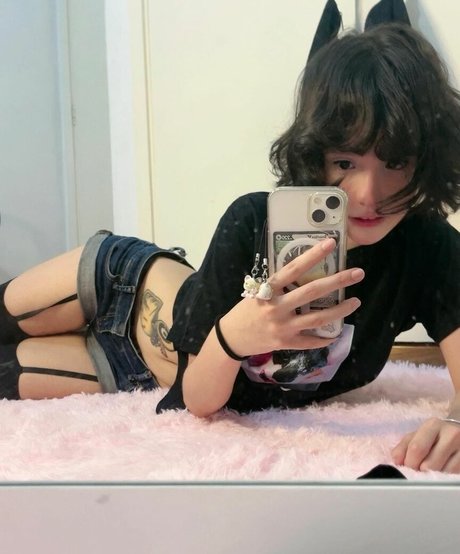 Pandemonita pornostar schöne fotos