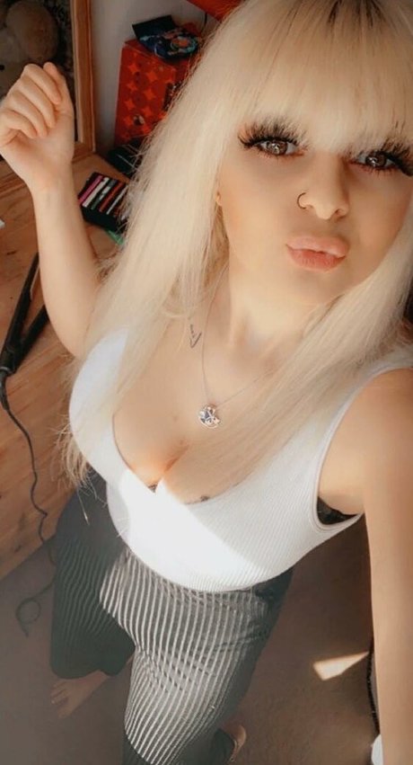 Charley Mairs pornografische fotos