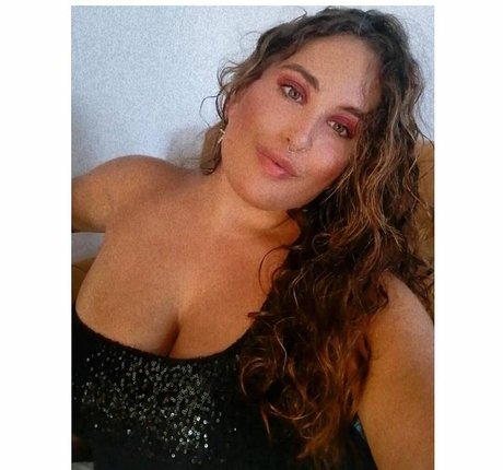 elviabombon hübsche sexy bilder