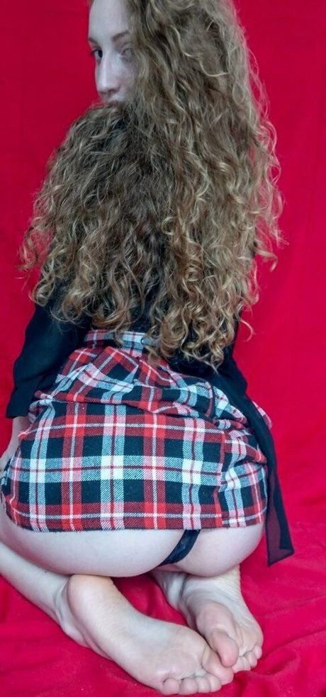 laviniatiburski schauspielerin kunst bilder