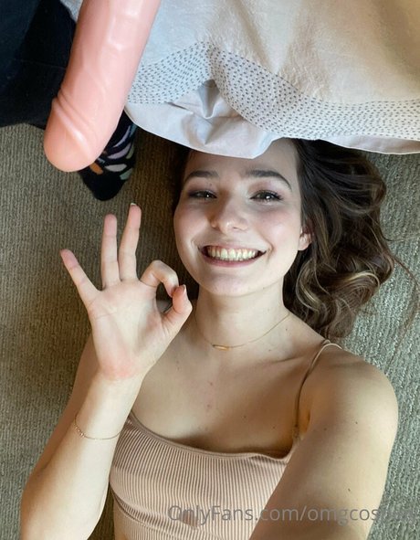 Mags IRL model nacktheit archiv