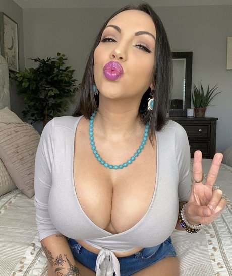 Crueltyfreecurves porno exklusive bilder