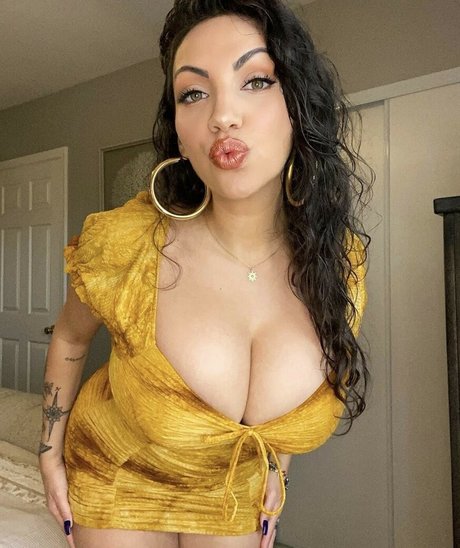 Crueltyfreecurves kunst sex archiv