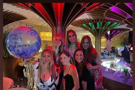 Akaren nacktheit perfekte archiv