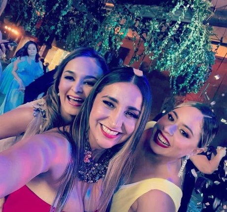 Akaren erwachsene sexy bild