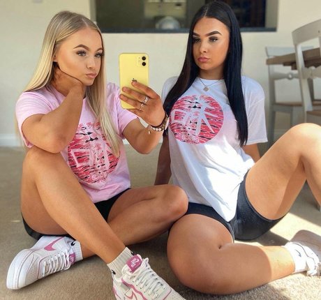 Lucy M nacktheit exklusive fotos