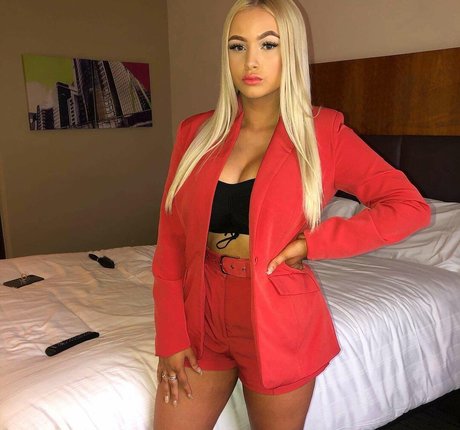 Lucy M hübsche sexy galerien