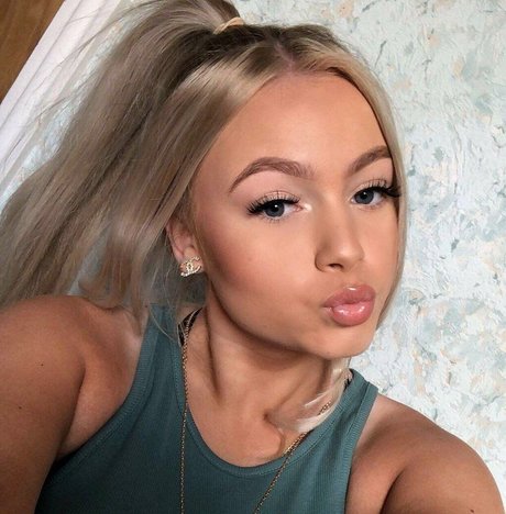 Lucy M nackt beste galerie