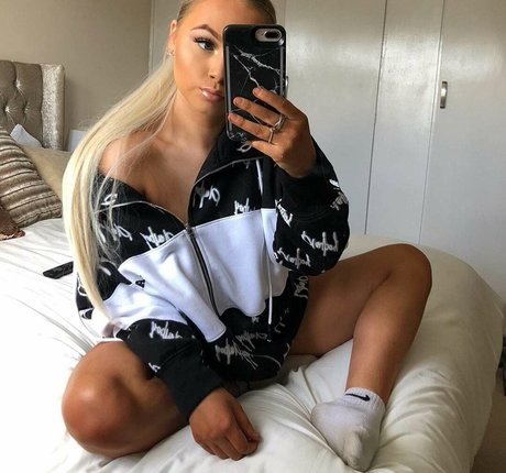 Lucy M hübsche sex galerien