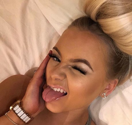 Lucy M heiße porno archiv