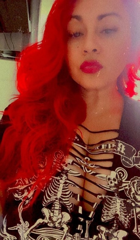 emo-schlampe onlyfans heiße top archiv