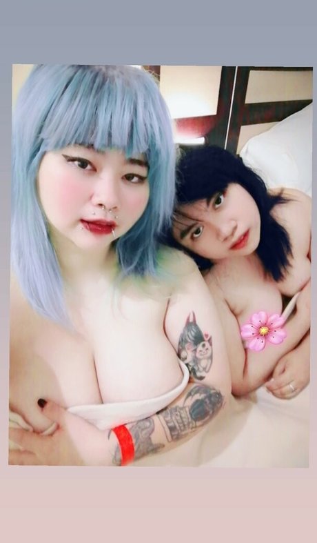 Luna Drei nackten galerie