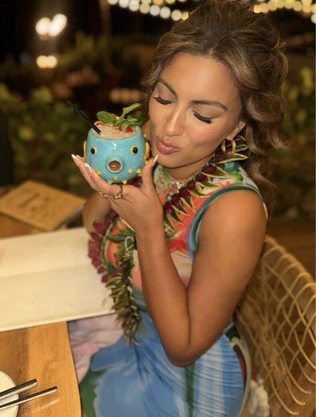 Tori Kelly porno kostenlose archiv