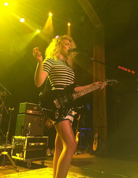 Tori Kelly perfekte nacktheit foto