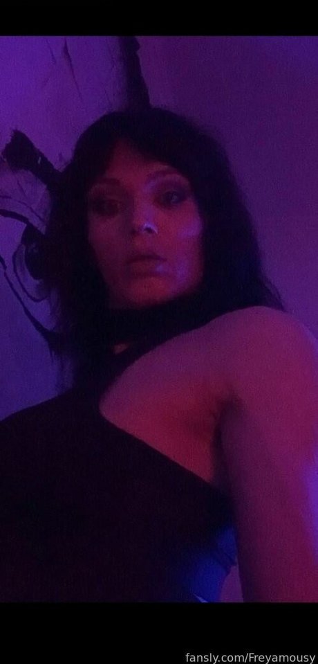 Freyamousy erwachsene erotische archiv