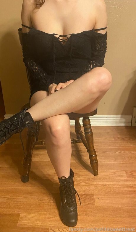 petitesweettreat model kunst galerien