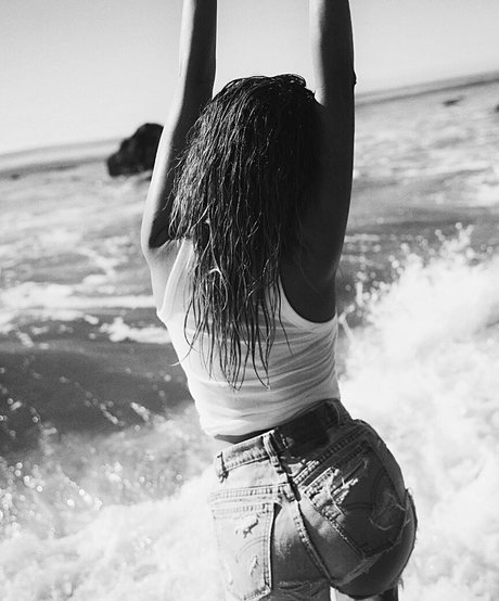 Mckenzie Hewson model sex galerien