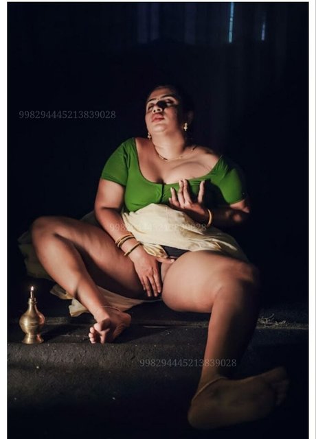 Nila Nambiar model erotische galerien