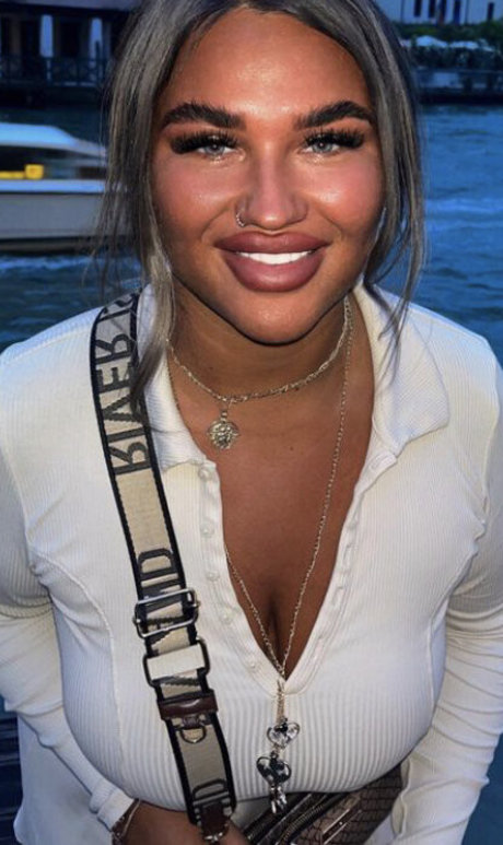 Nicole Barker erwachsene hd galerie