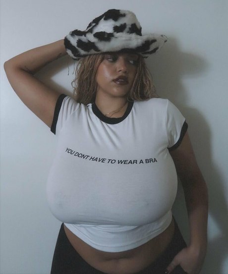 Mahalia freie nackte bilder