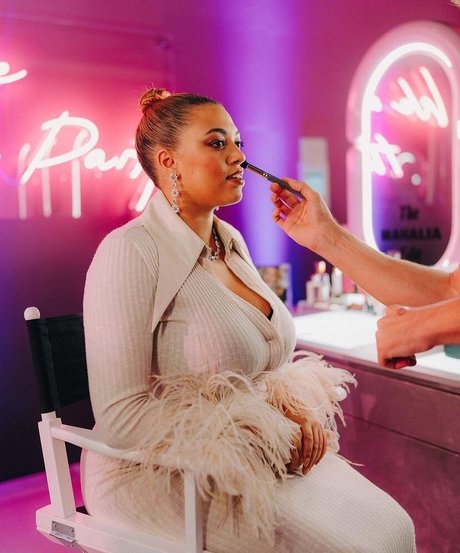 Mahalia nackte fotos