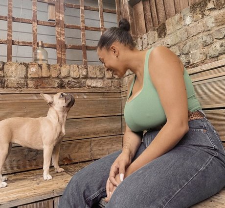 kurvige ebenholz-onlyfans hübsche kunst bilder