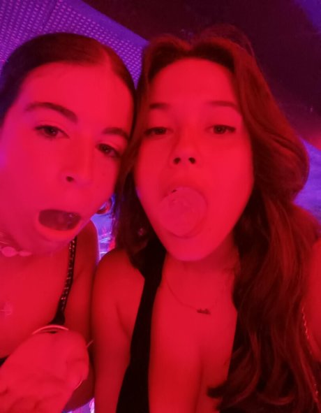 supermire hübsche erotische bilder