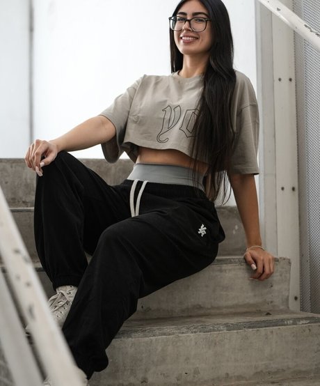 flexwness schauspielerin sexy foto