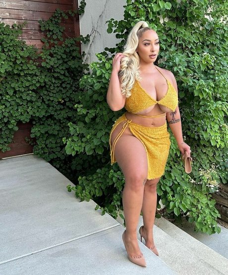 shemale sperma im mund onlyfans freie erwachsene galerie