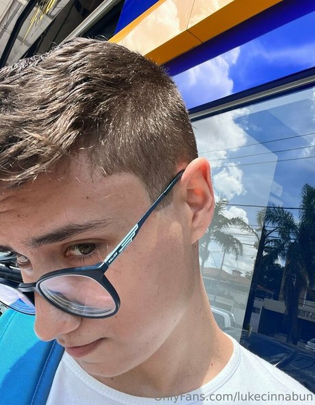 lukecinnabun model perfekte galerien