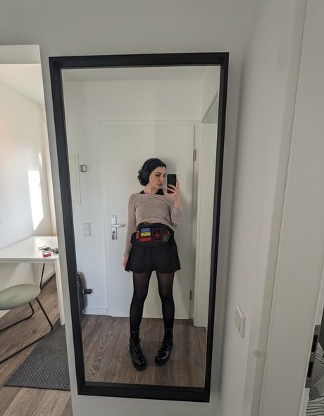 zoeunholy hübsche nackte foto