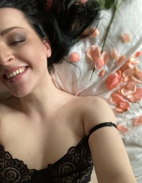 zoeunholy hübsche nackte foto